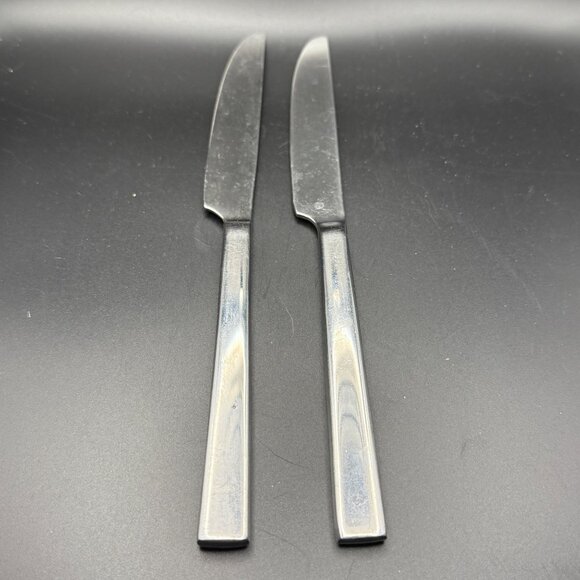 Oneida Chefs Table Stainless Steel Serrated French Solid Knives 9" Set Of 2 - Picture 2 of 4